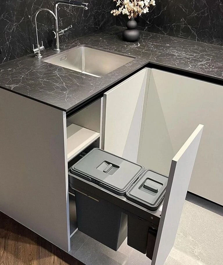 Кухня яркая
